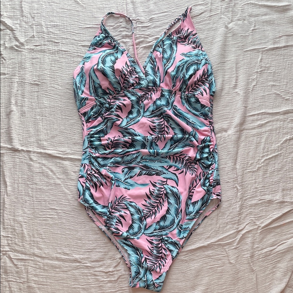 NWOT •womens one piece swimsuit • non removable padding • hygienic liner • small